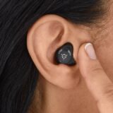 充電式｜耳あな型補聴器　最新機種デビュー「ユニトロン　インセラS-R」｜価格を中心に解説