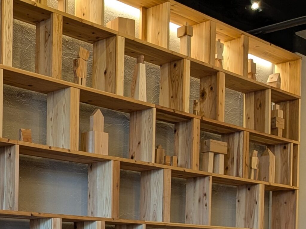 たかまつトコトコのアートディスプレイ