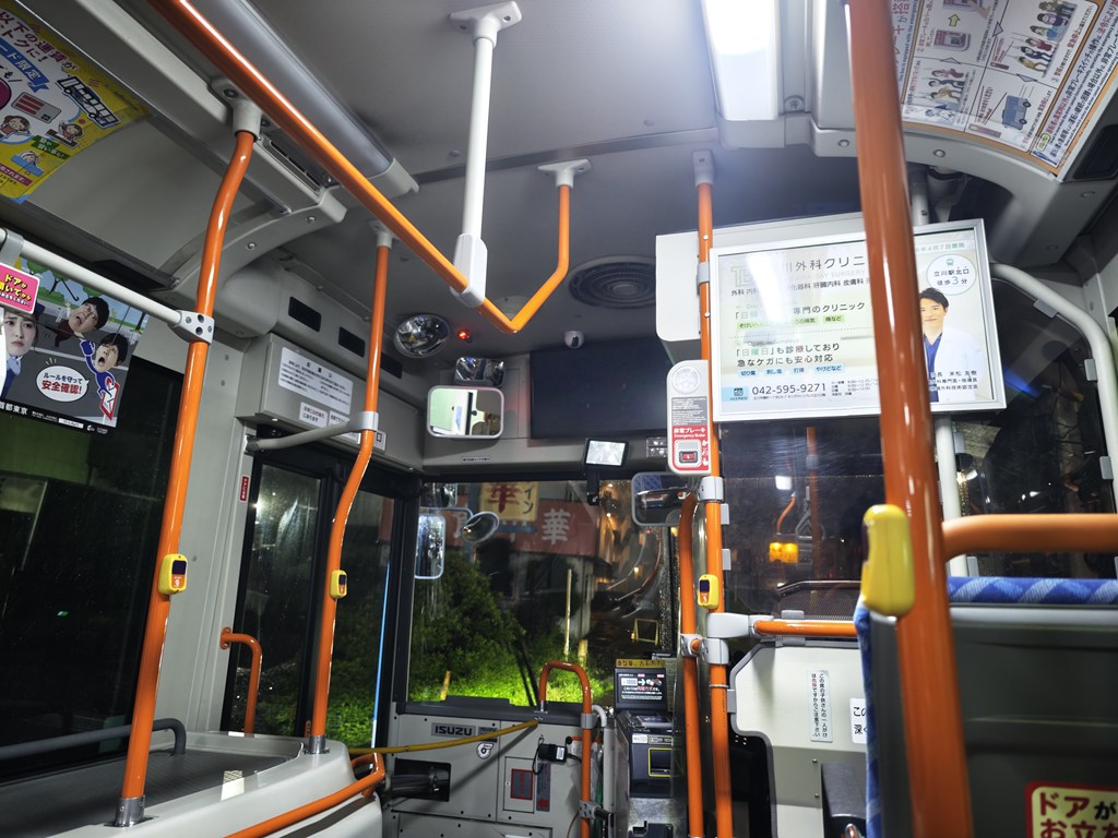 東大和エリアを走る西武バスの車内