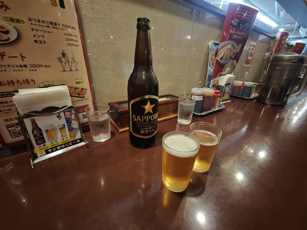 満北亭で最初に注文する瓶ビール